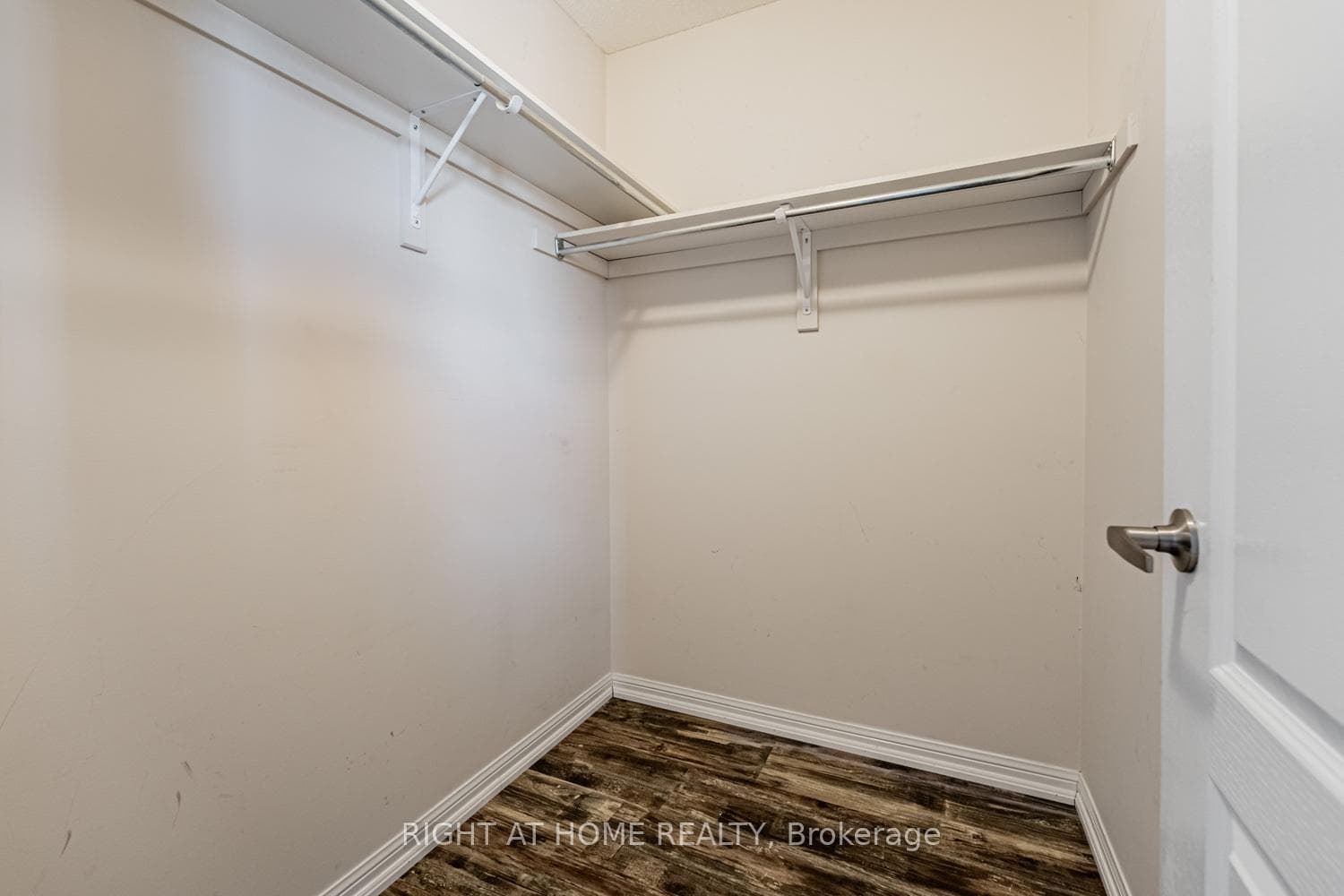 533 Cavanagh Lane photo 21