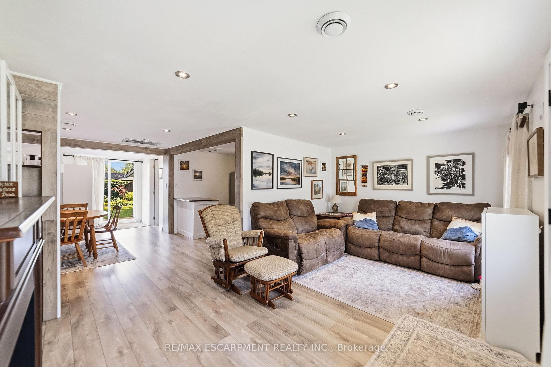 425 Ross Avenue photo 5