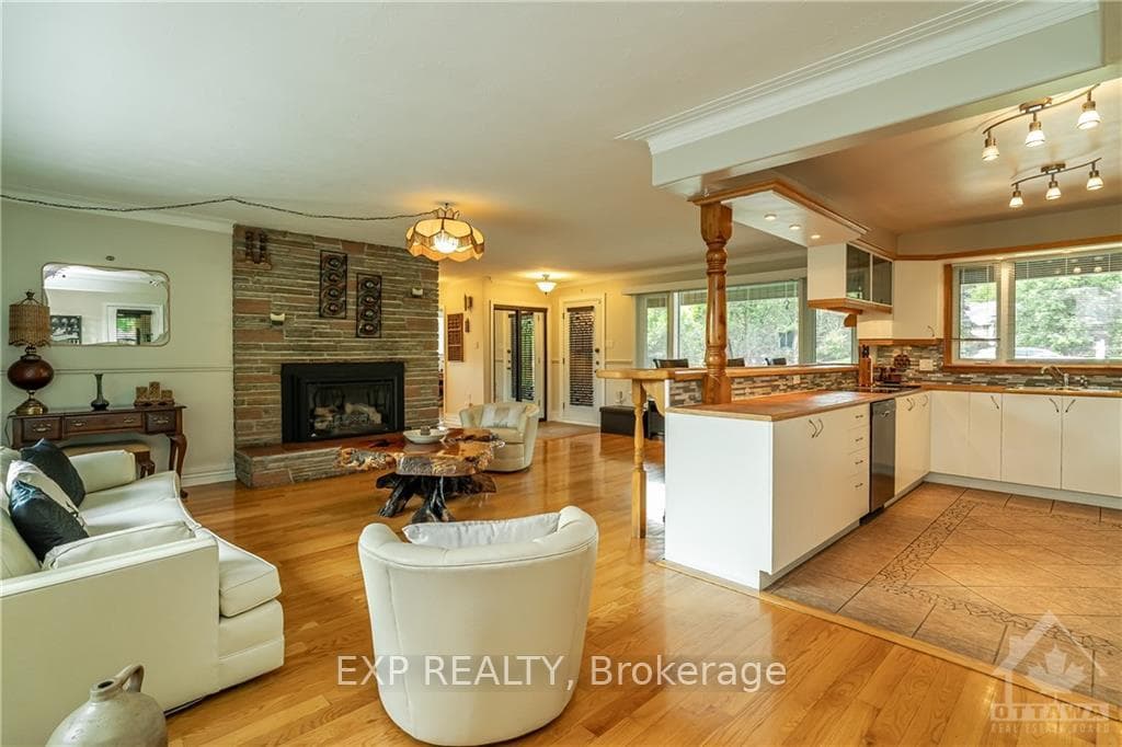 5478 WEST RIVER Drive photo 4