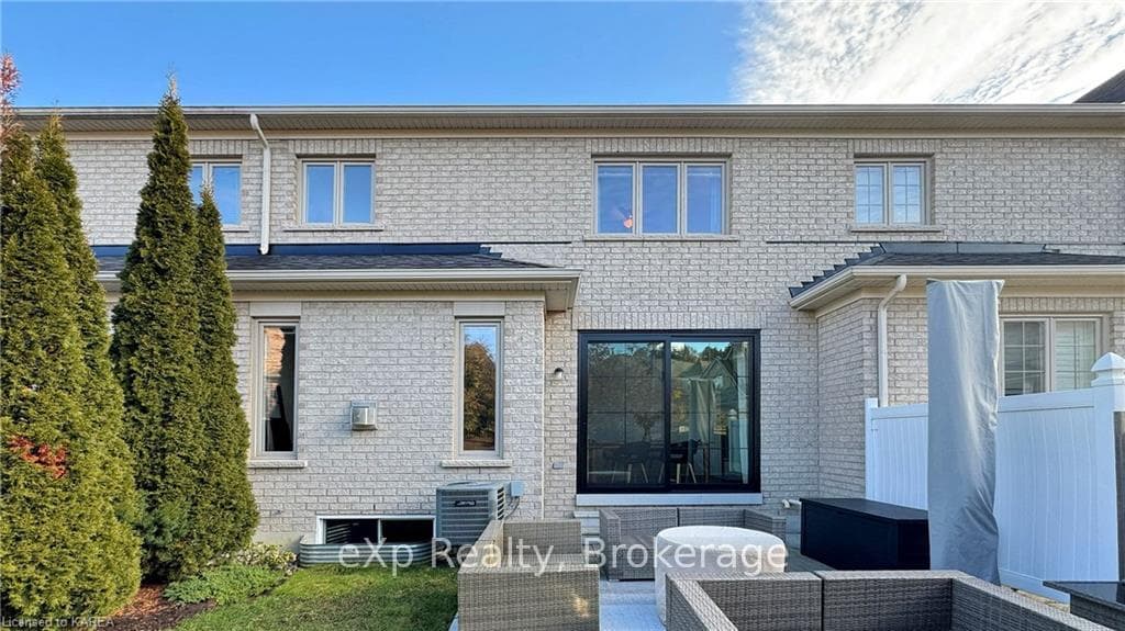 14 GRIGGLESTONE Lane photo 37