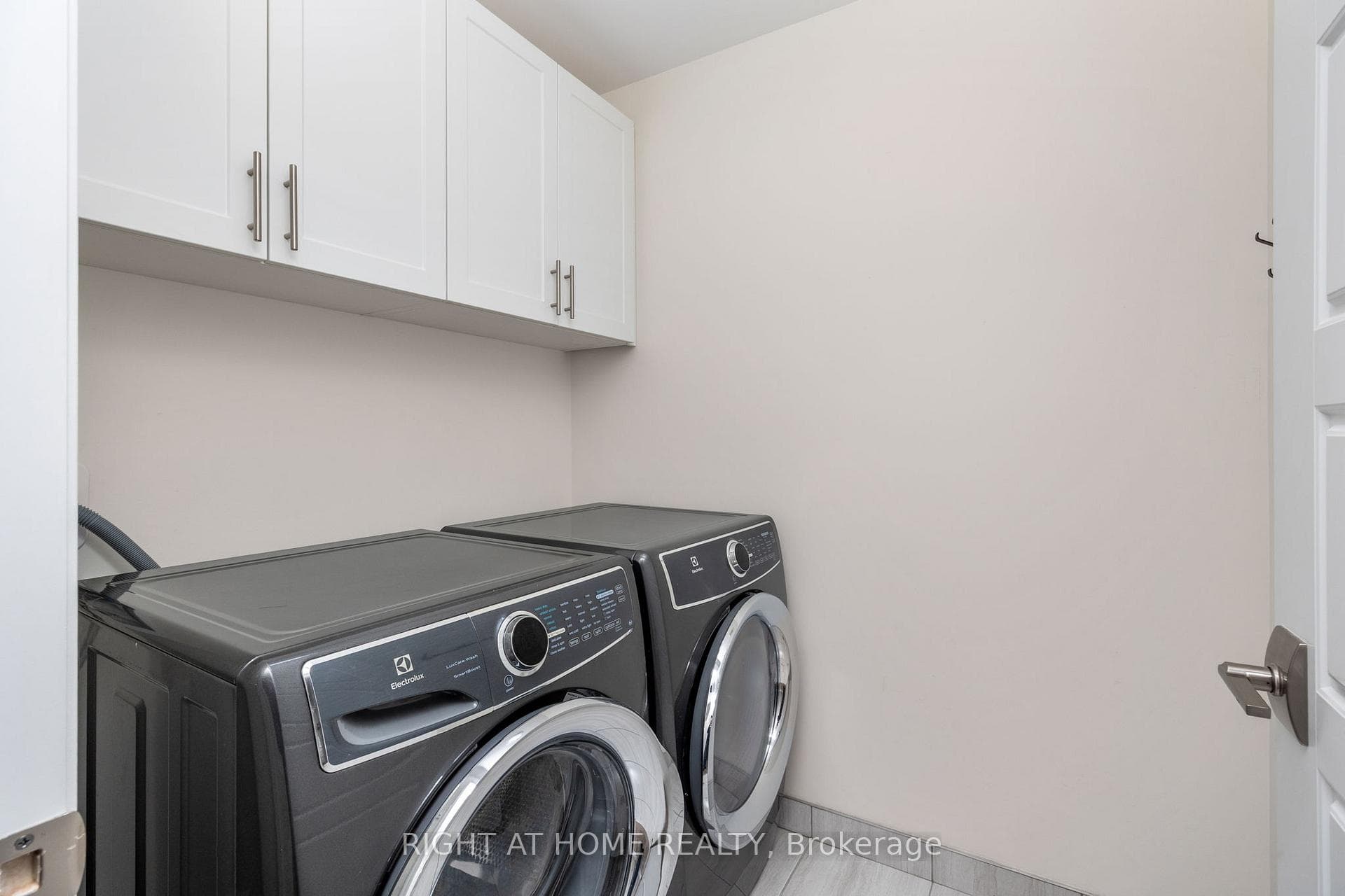 75 Orchardcroft Road photo 23