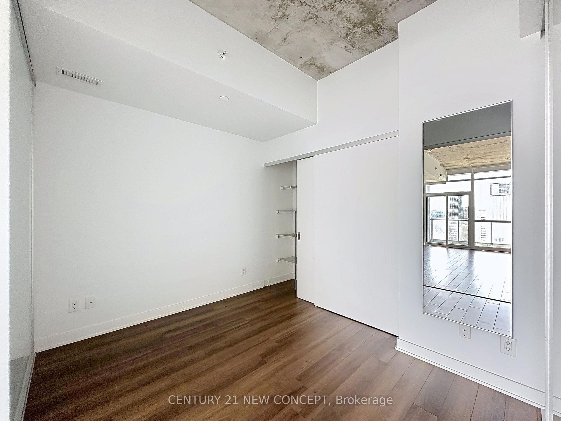 210 Simcoe Street Unit 1909 photo 25