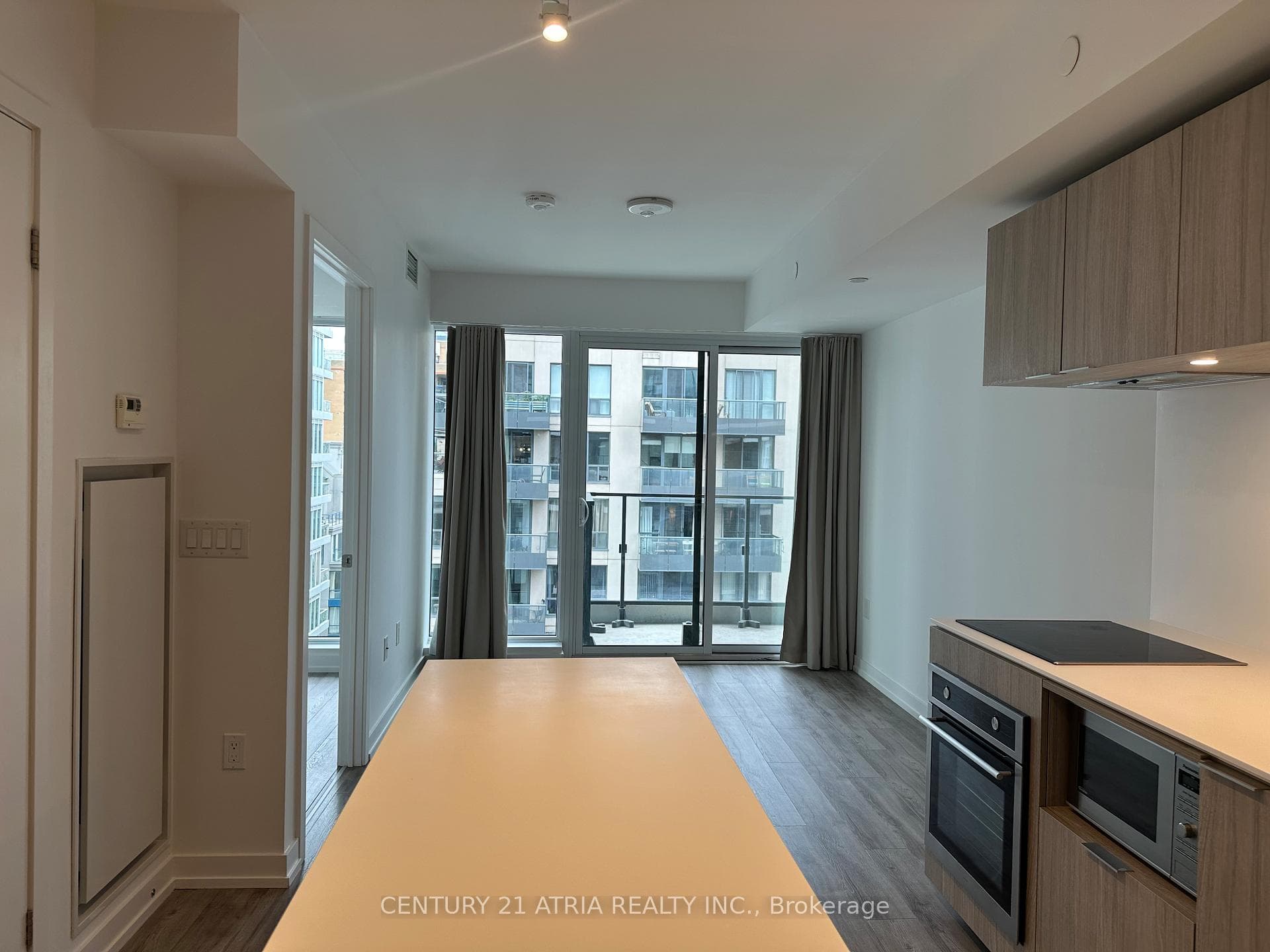 77 Shuter Street Unit 1512 photo 3