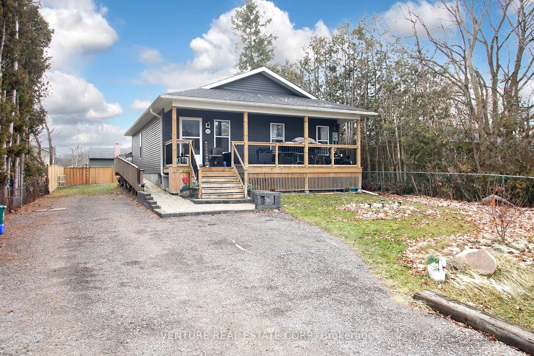 1023 Barton Avenue photo 2