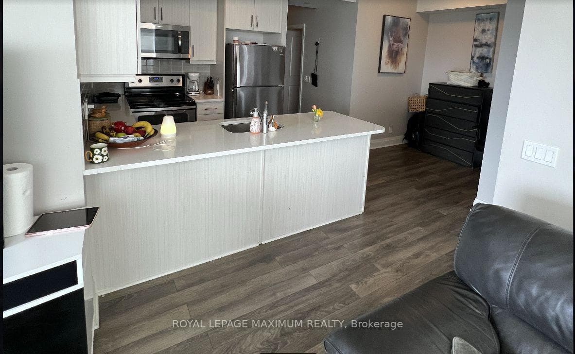 15 Zorra Street Unit 1404 photo 4