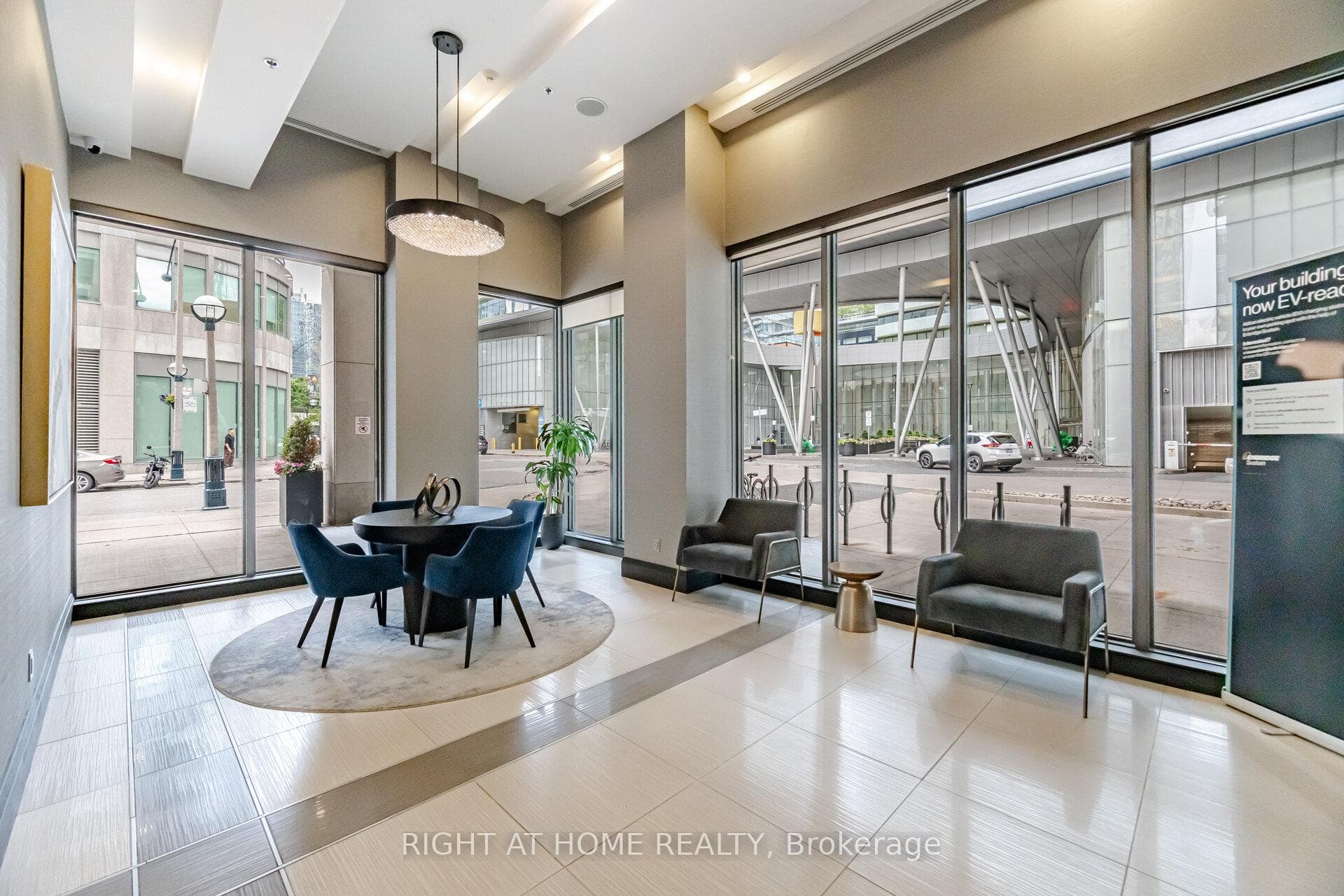 19 Grand Trunk Crescent Unit #2511 photo 46