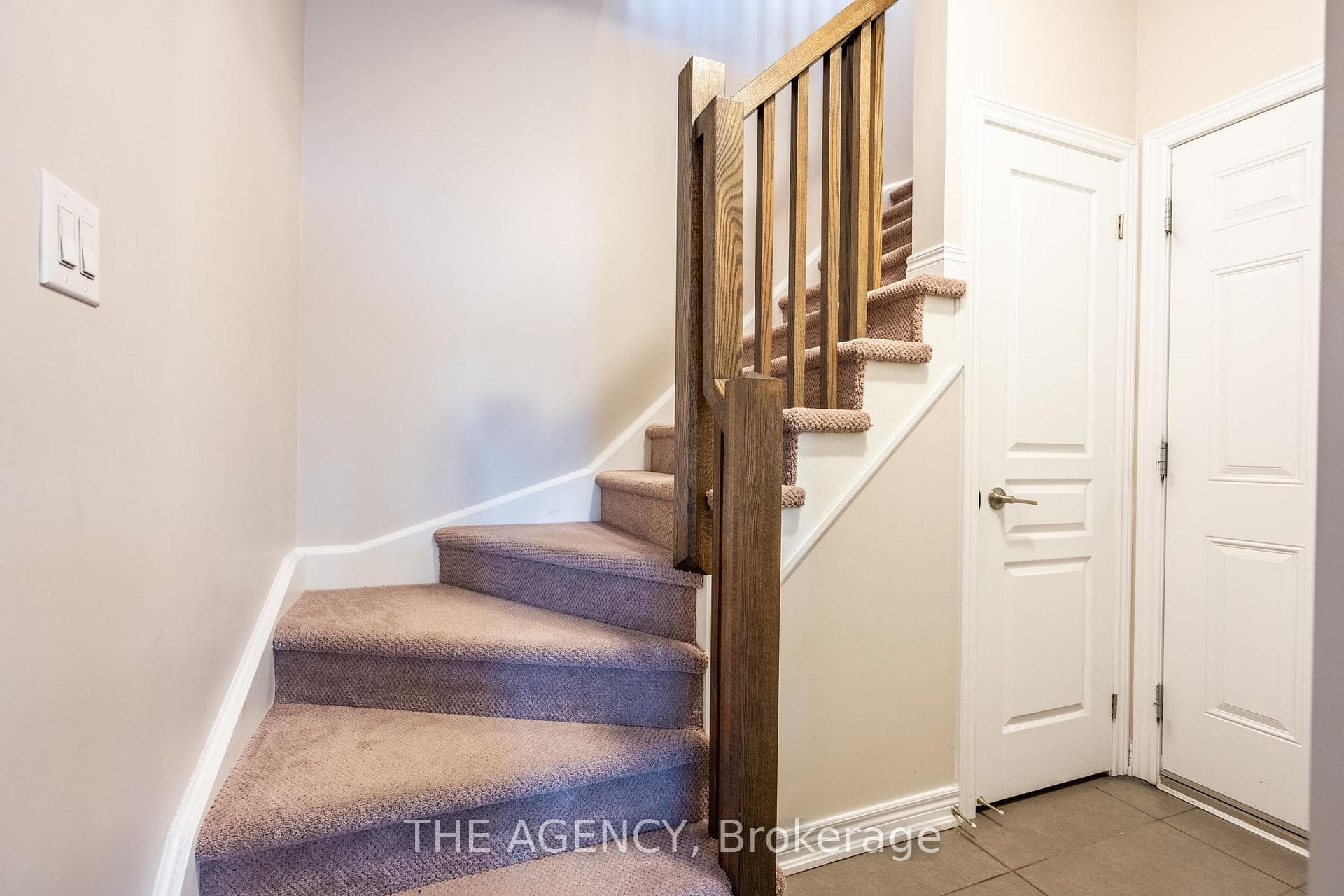 215 dundas Street Unit 24 photo 6