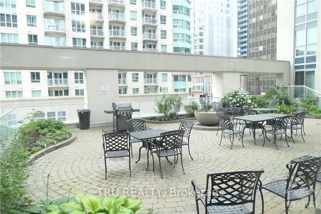 242 RIDEAU Street Unit 508 photo 25