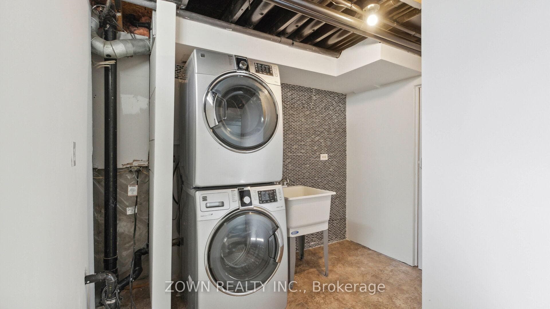 36 Caprice Court photo 29