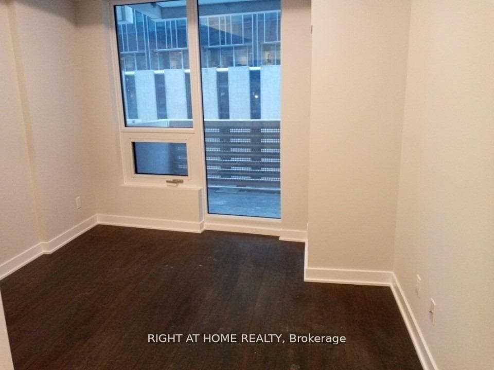 2221 Yonge Street Unit 311 photo 6
