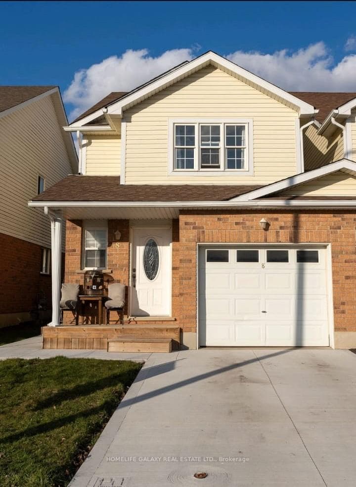 8 Mountain Laurel Crescent photo 1