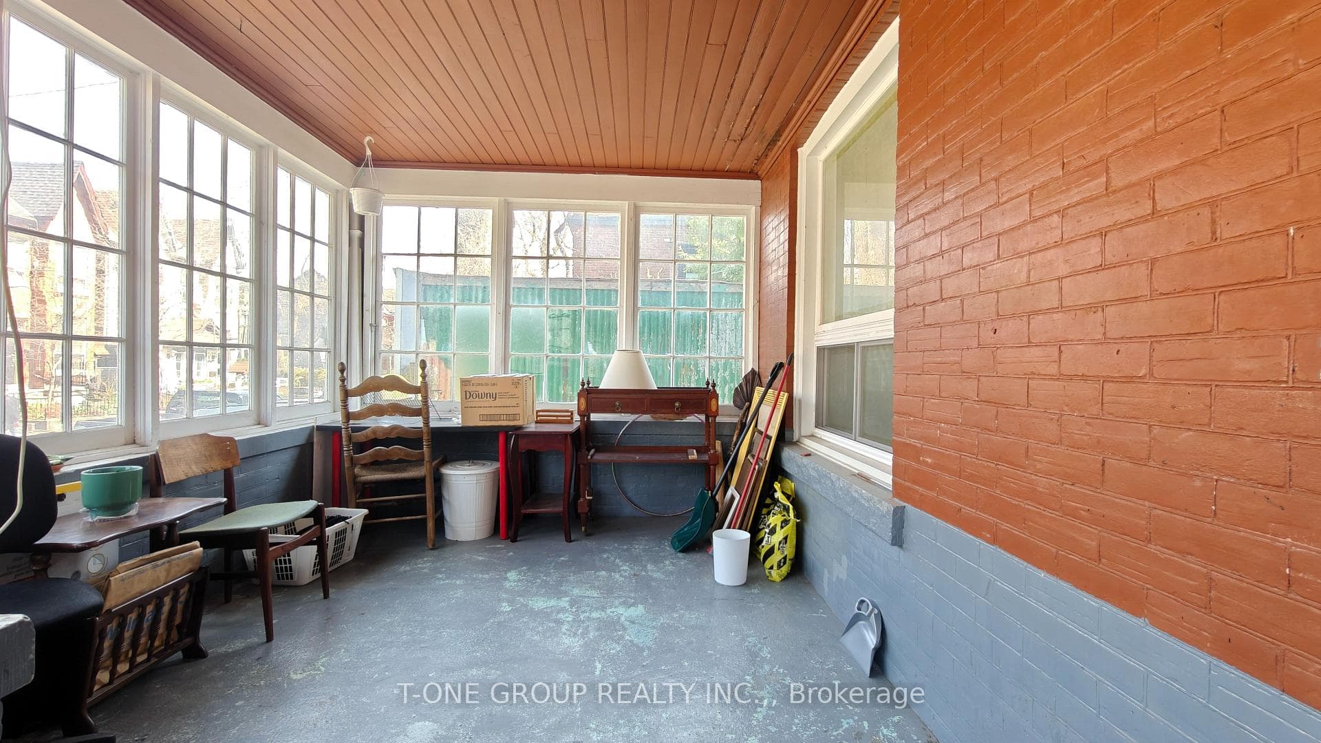 35 Lindsey Avenue photo 3