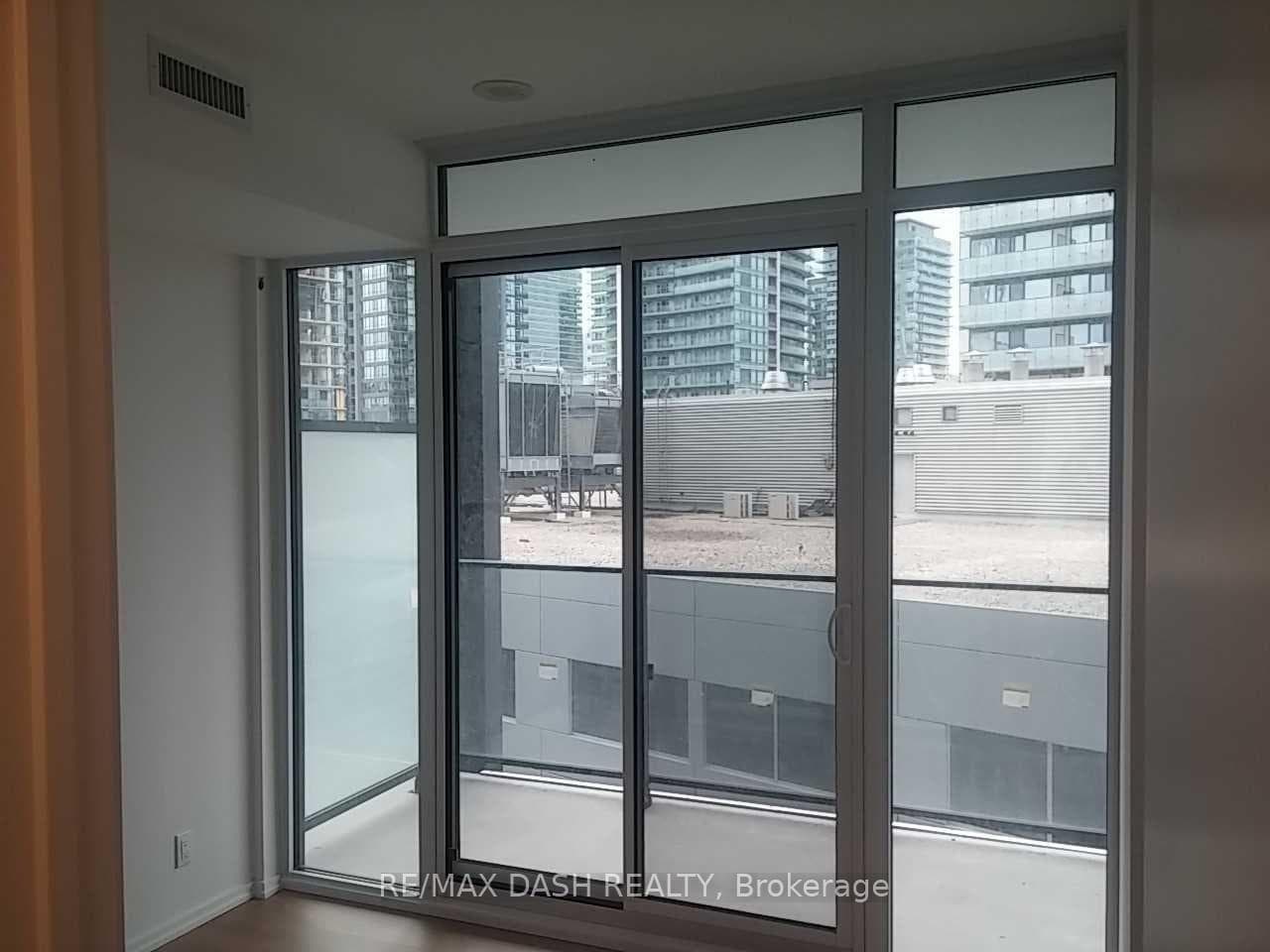 125 Peter Street Unit 1001 photo 8