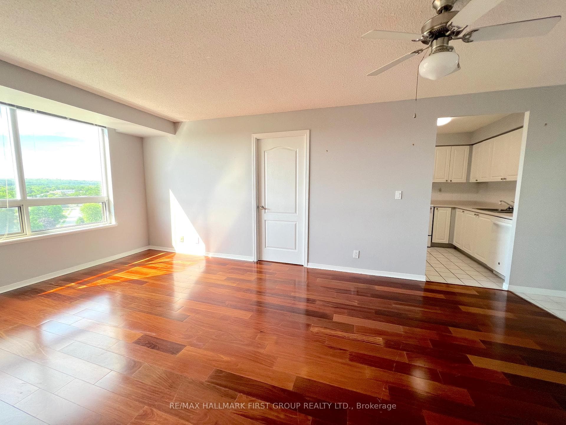1000 The Esplanade Road Unit 1114 photo 7