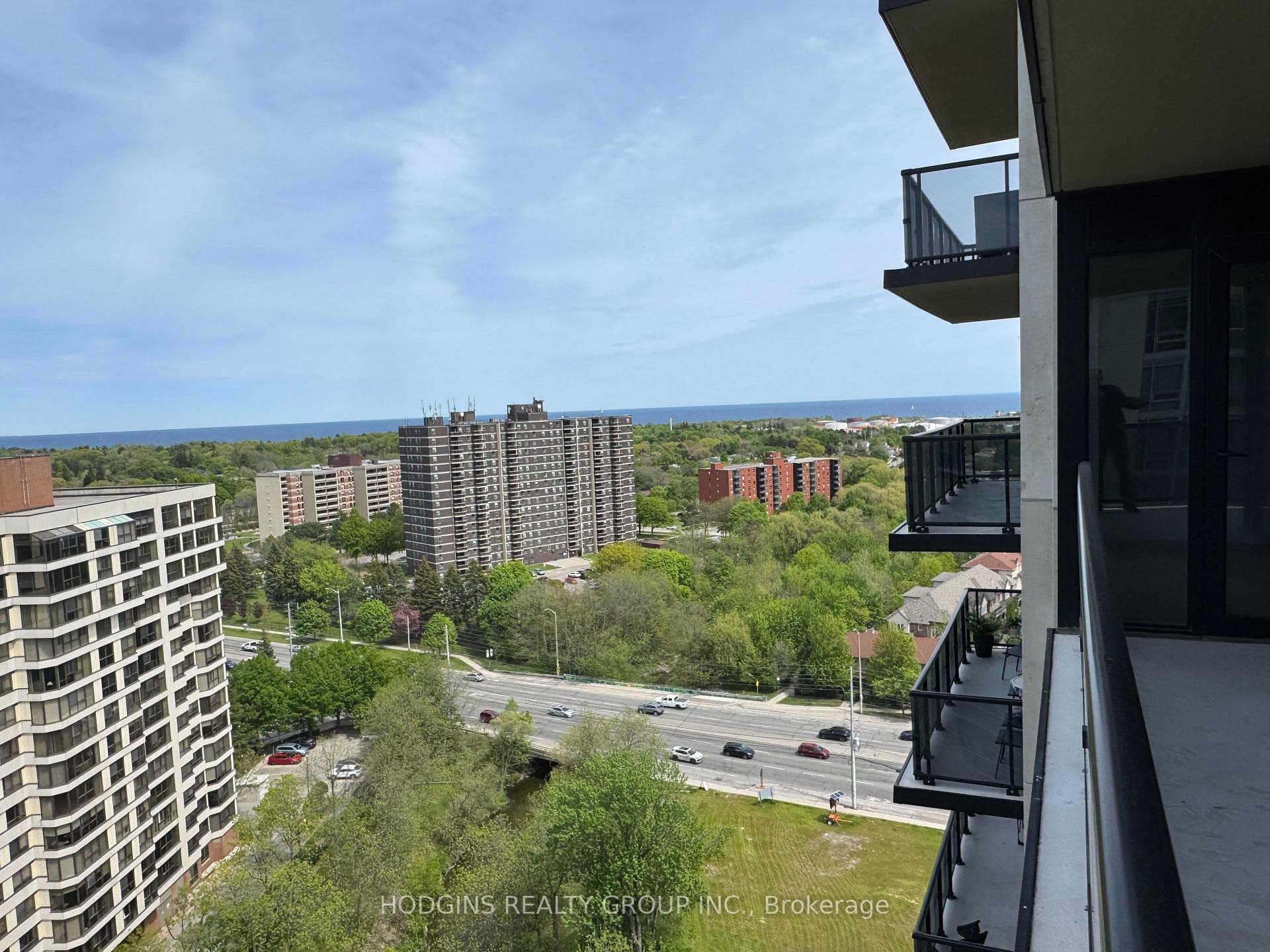 1035 Southdown Road Unit LPH 1801 photo 35