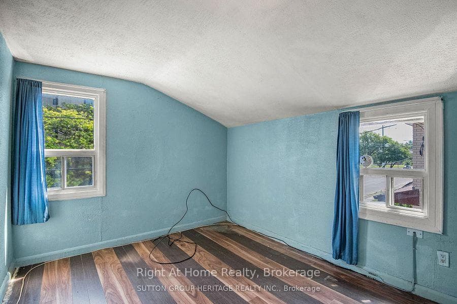 238 Albert Street photo 9