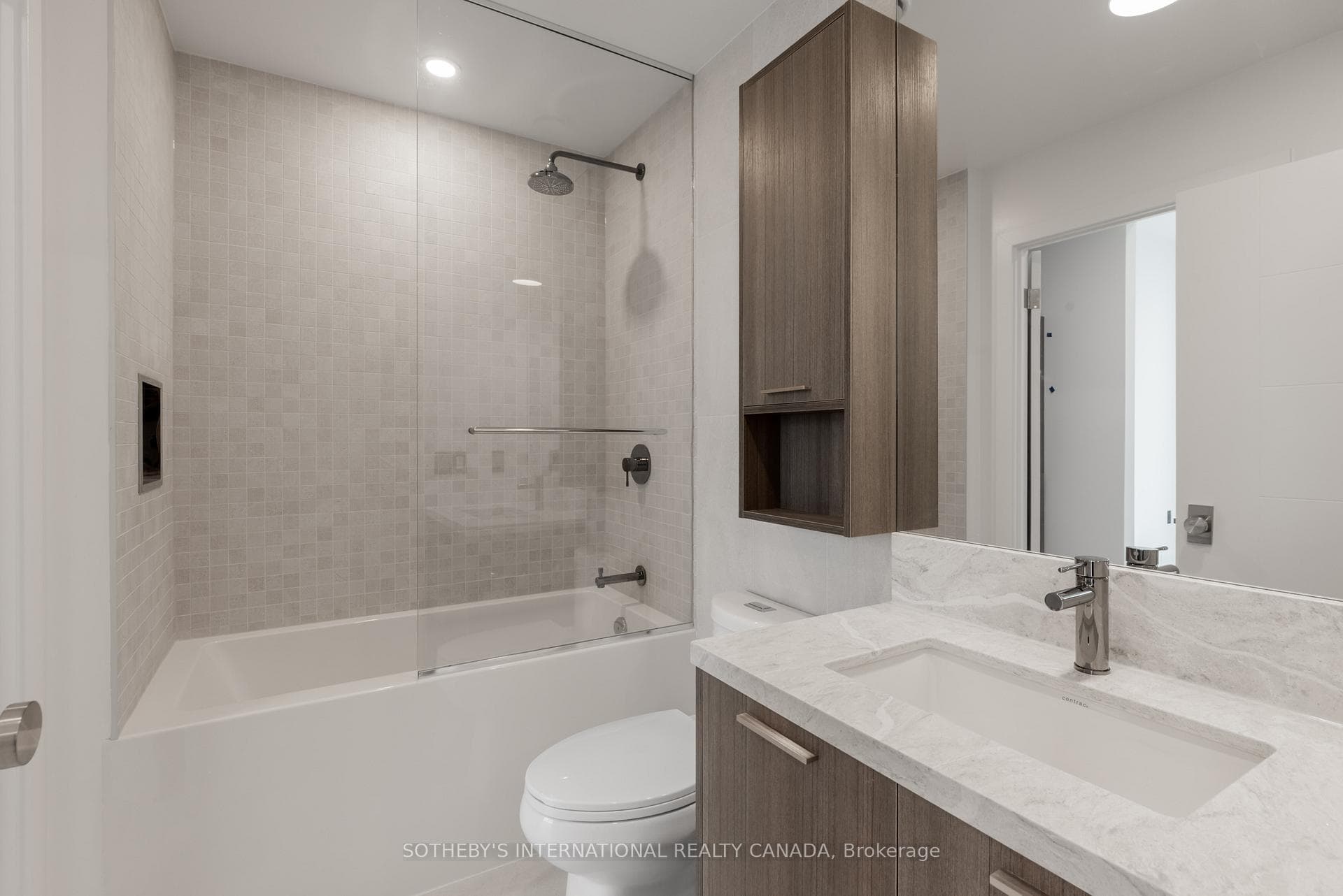 31 York Garden Way Unit 505 photo 10