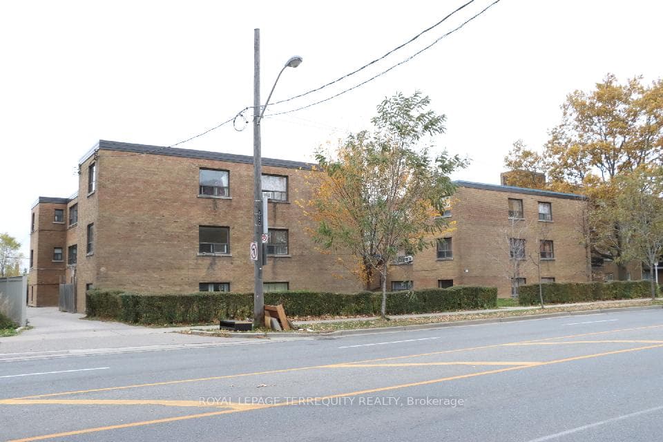 2550 Keele Street Unit 3 photo 2