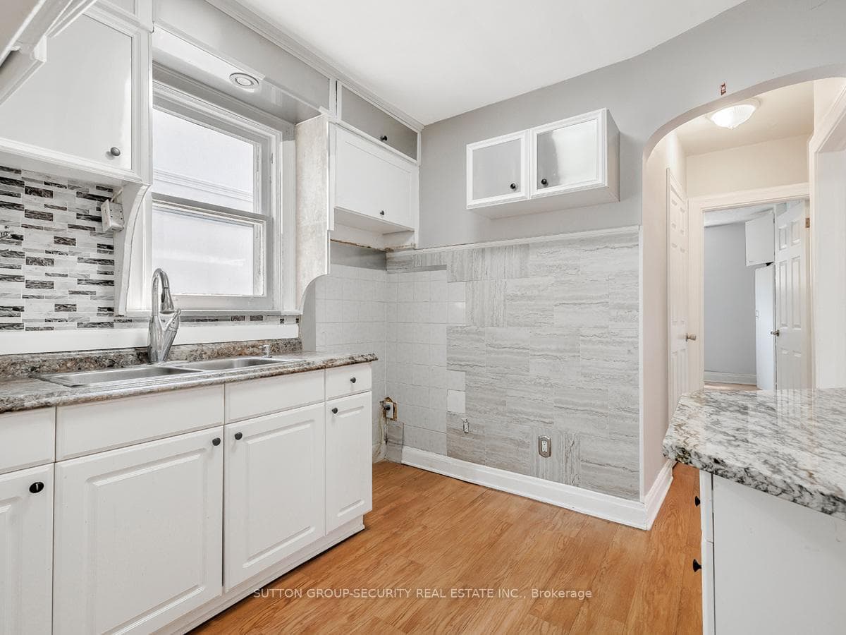 215 Glen Park Avenue photo 8