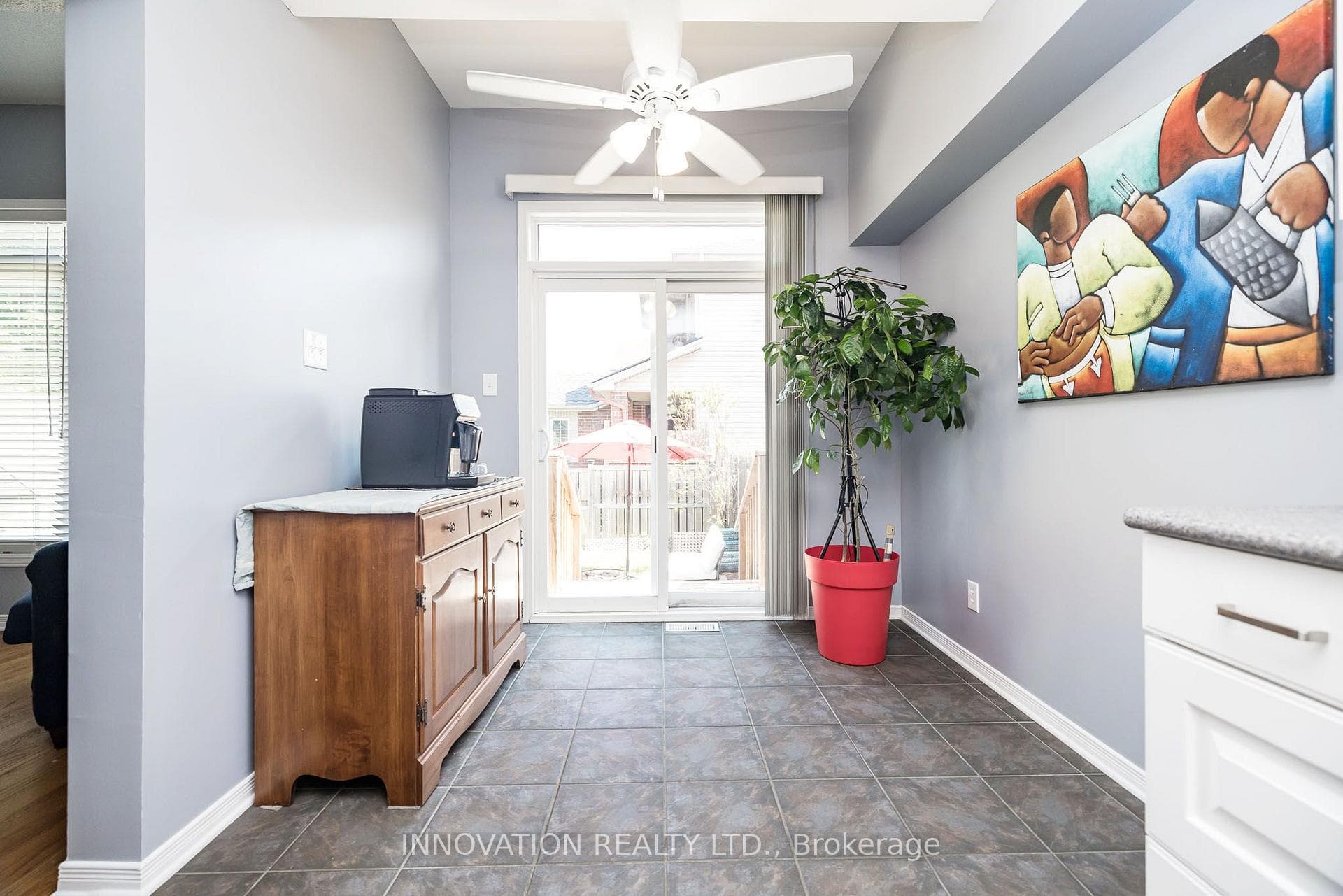 277 Applecross Crescent photo 17