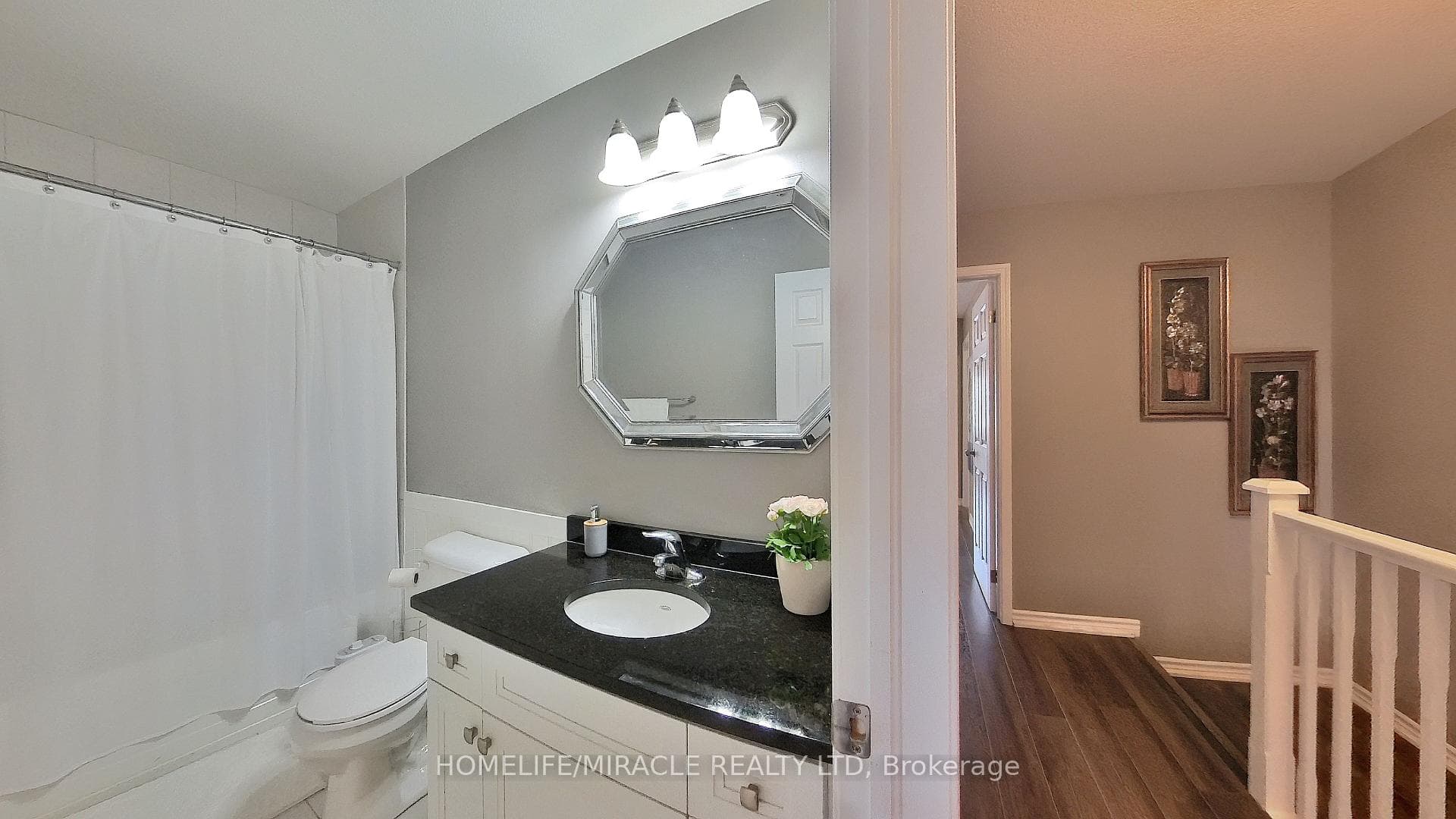 66 Meadowridge Street photo 36