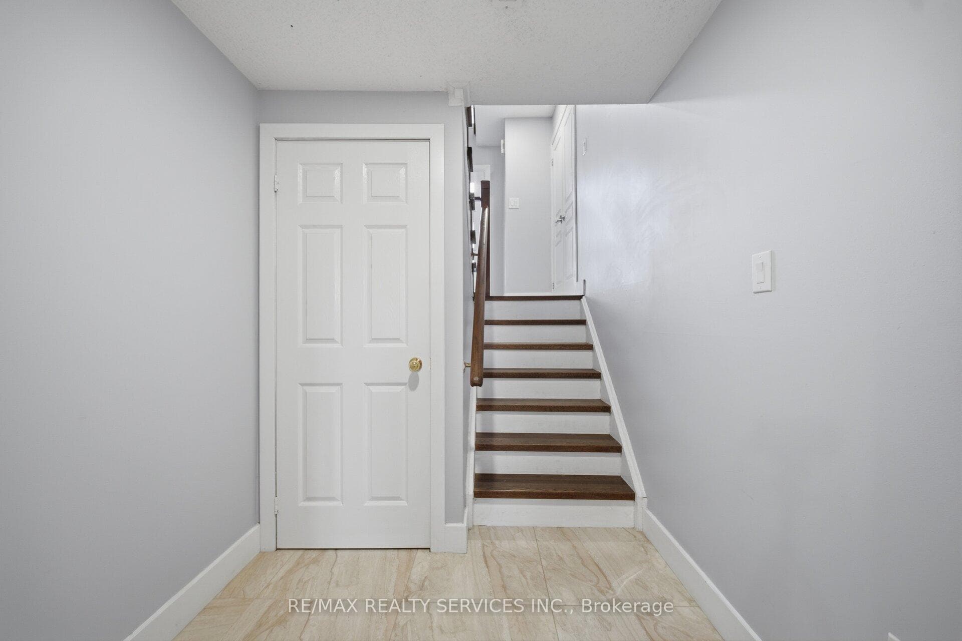 118 Van Scott Drive photo 35