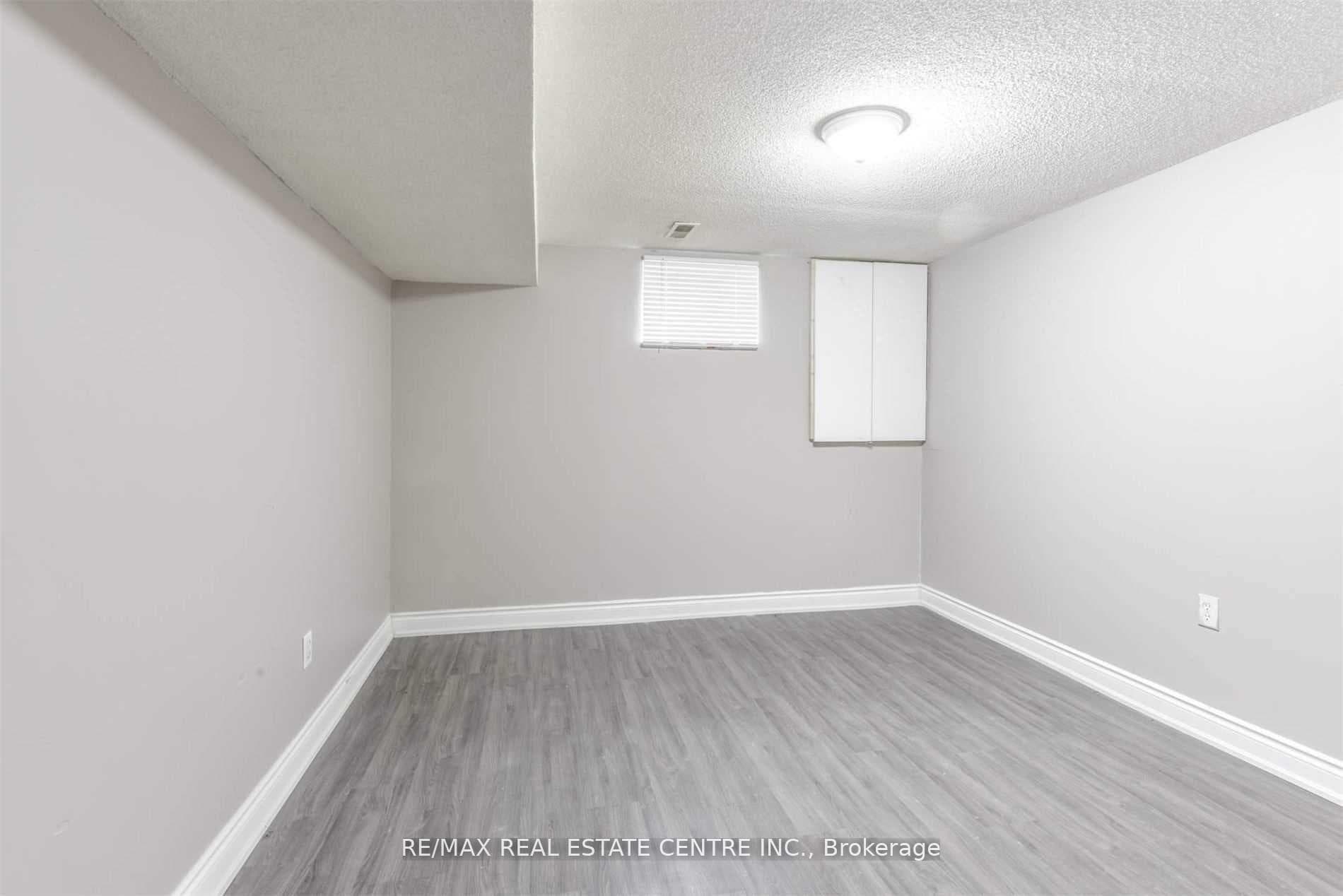 83 Autumn Boulevard Unit Lower photo 9