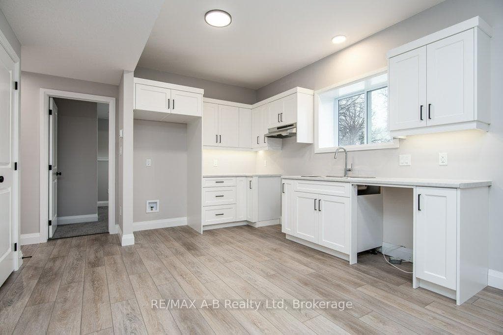 38 Jacob St Street photo 40