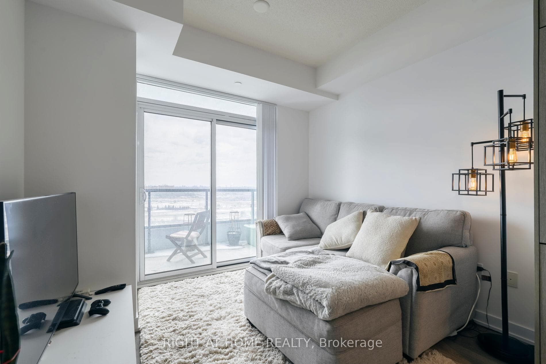38 Honeycrisp Crescent Unit 1607 photo 9
