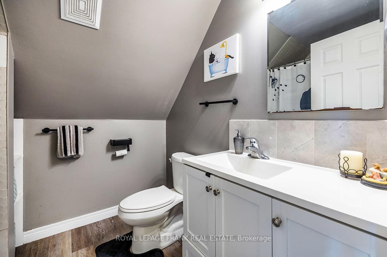 16 Shelley Drive photo 32