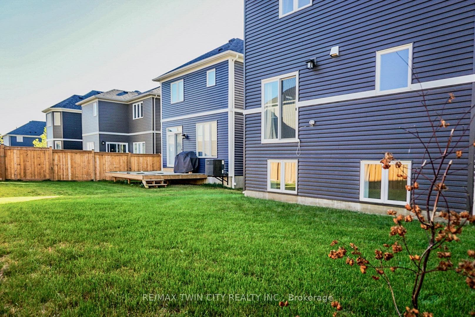 33 Oldham Avenue photo 29
