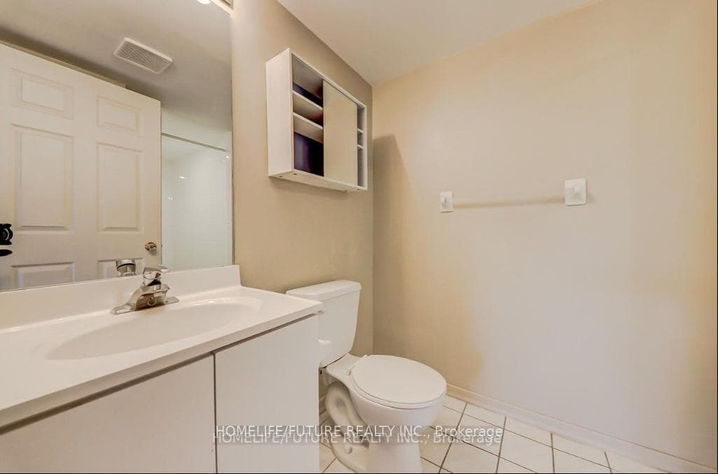 160 Wellington Street Unit 314 photo 20