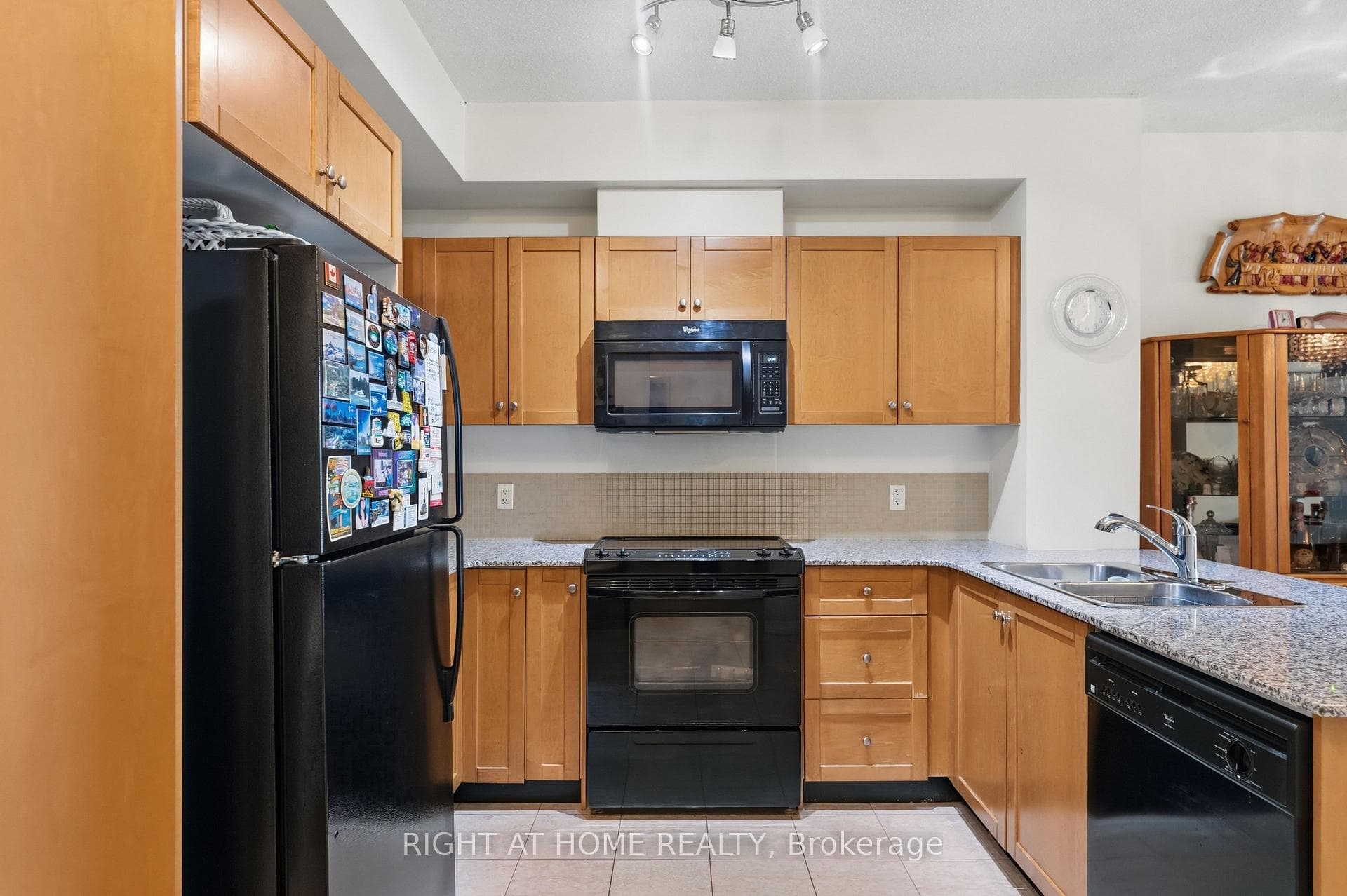 1359 Rathburn Road Unit 1007 photo 16