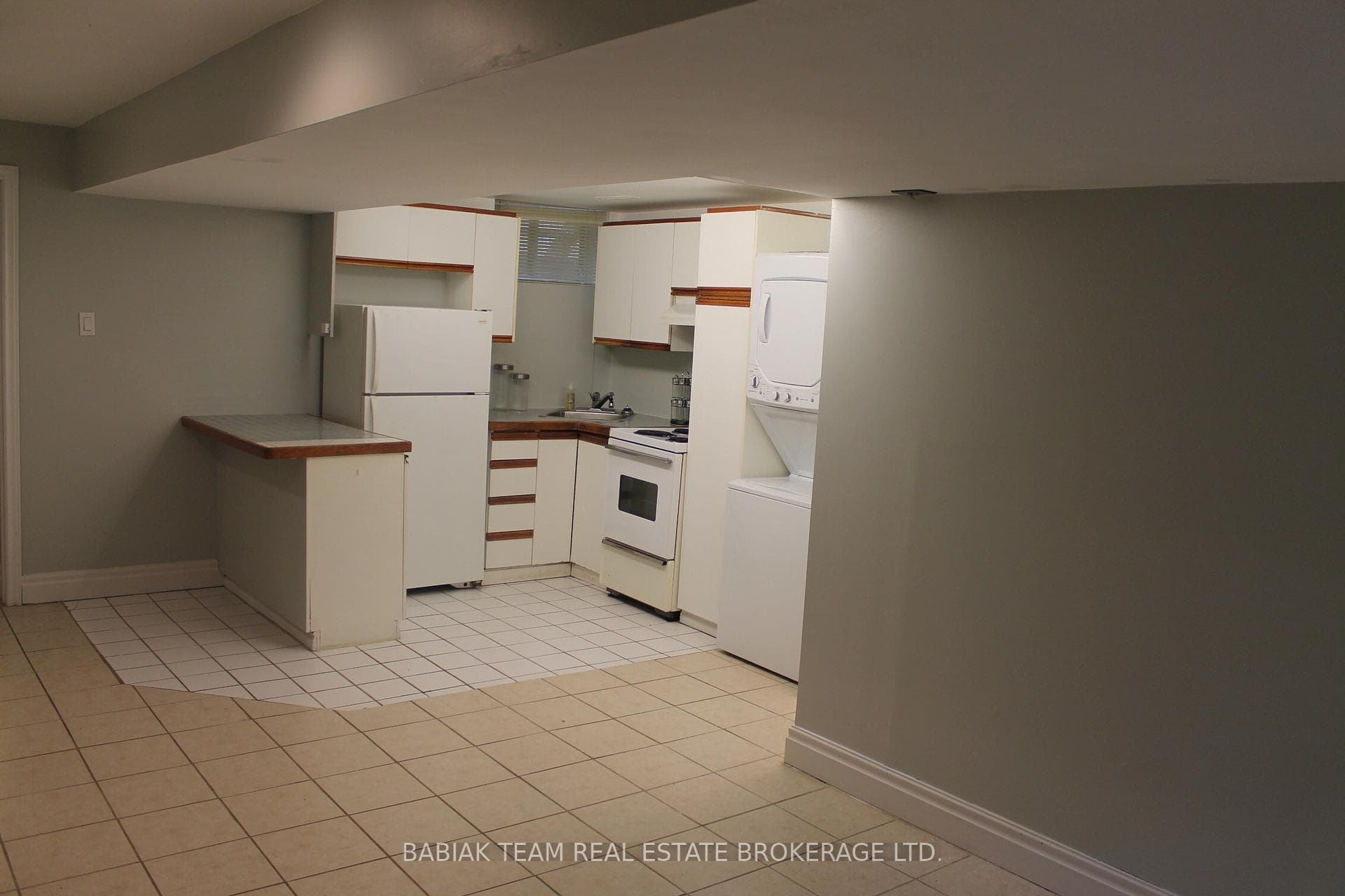 28 Spencer Avenue Unit Lower photo 7