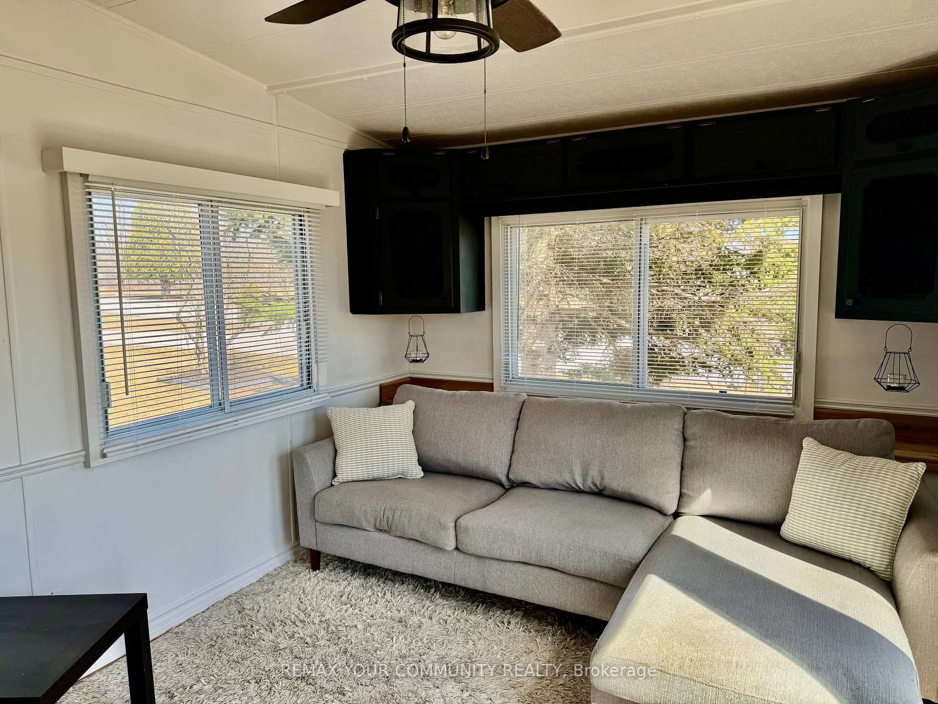 285 Crydermans Side Road Unit 204 photo 2