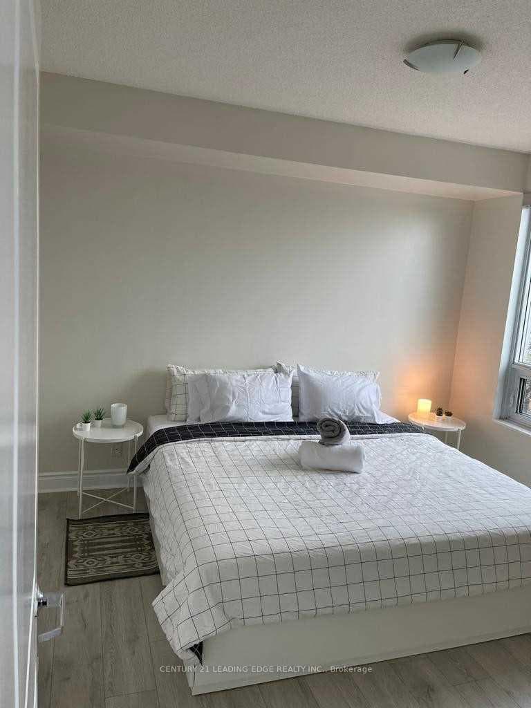 1900 Lakeshore Boulevard Unit 303 photo 11