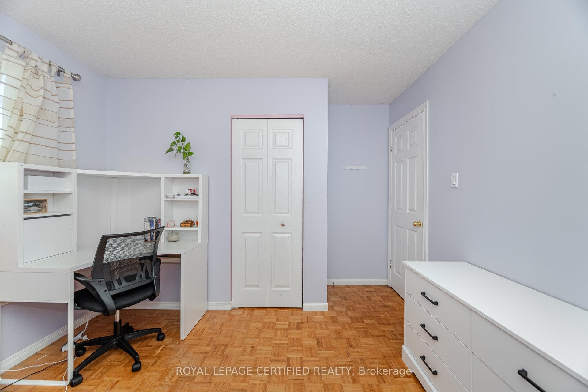 1431 Harmsworth Square photo 23