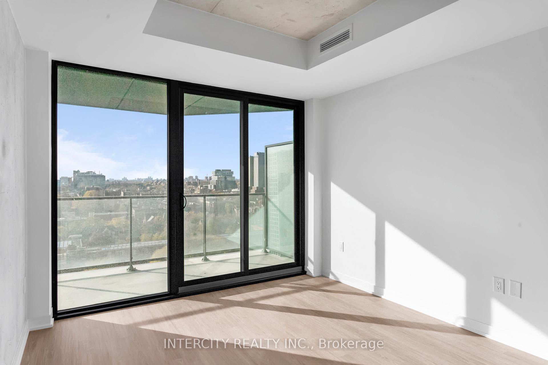 195 McCaul Street Unit 1211 photo 14