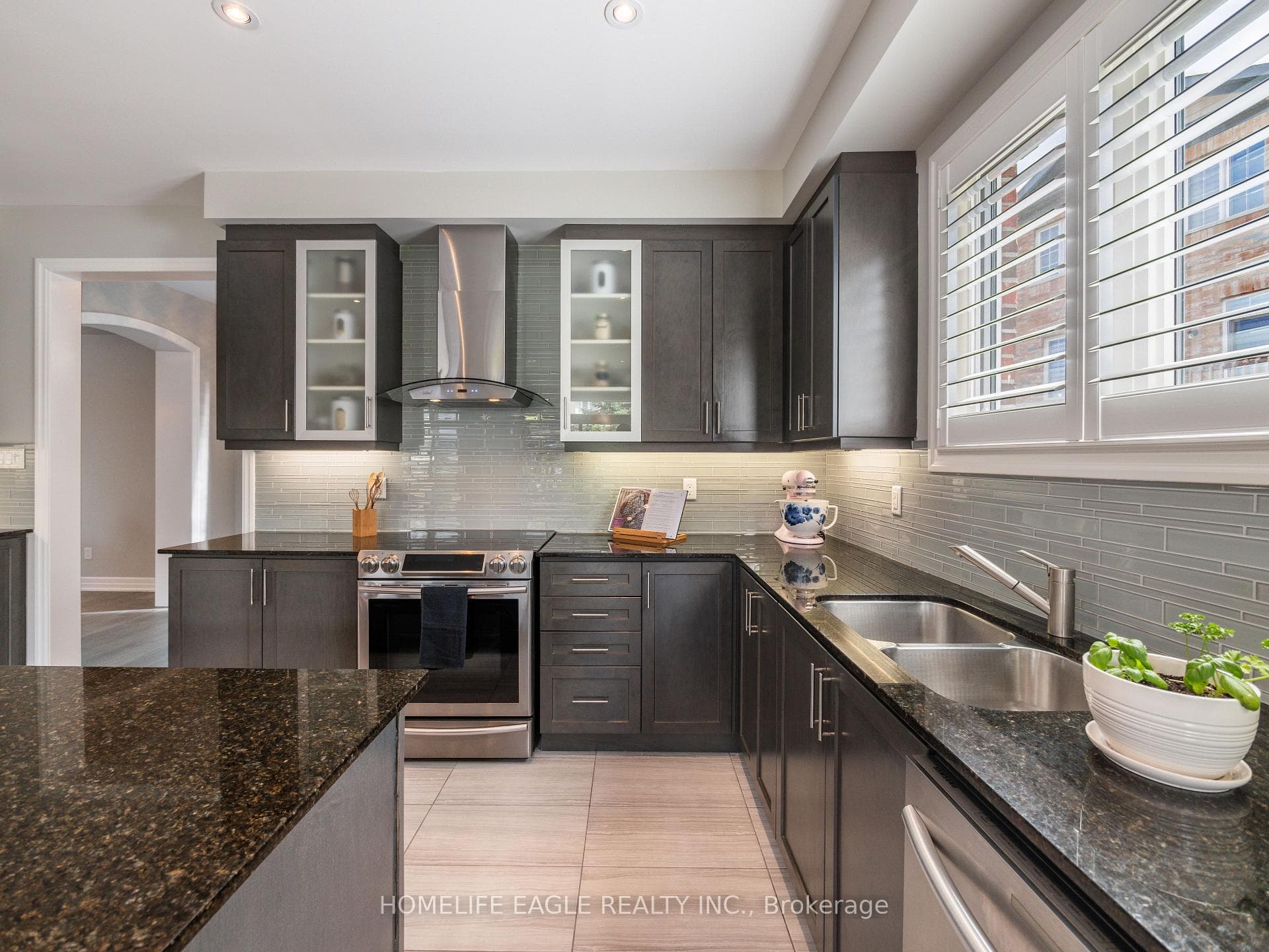 488 Gulfstream Avenue photo 9
