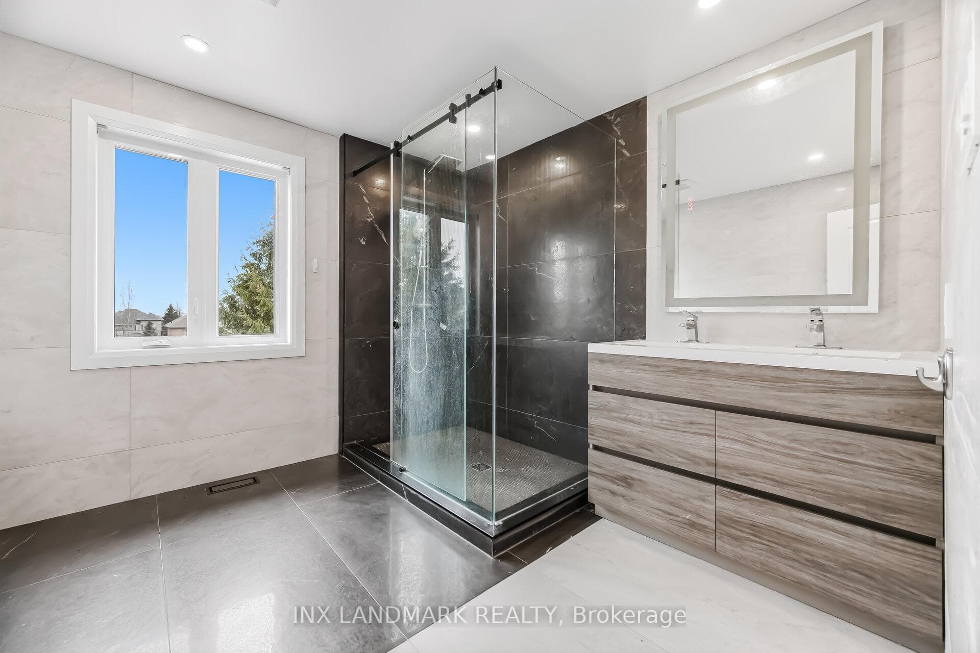 18 Forest Fountain Drive photo 28