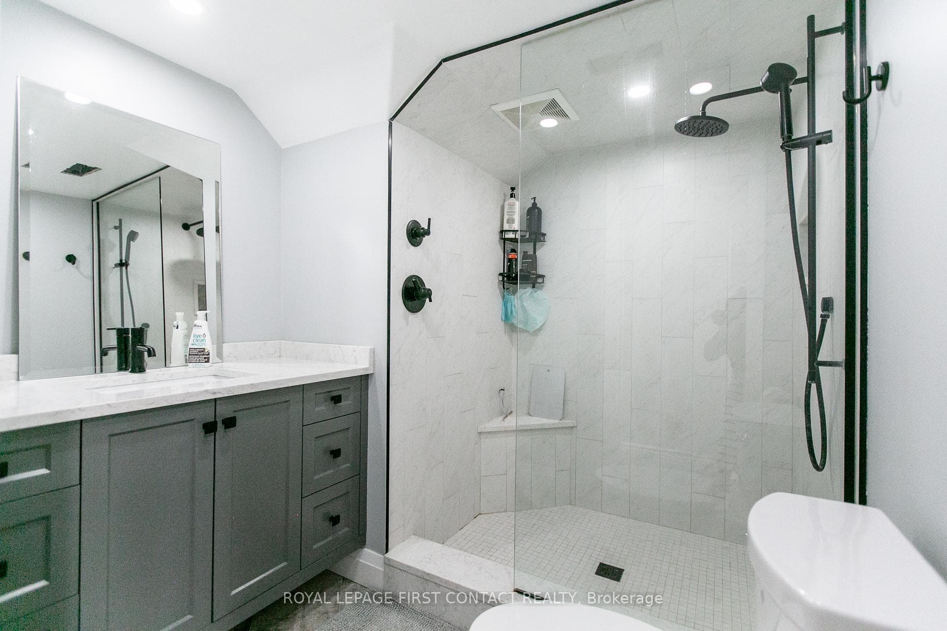 68 Eugenia Street photo 16