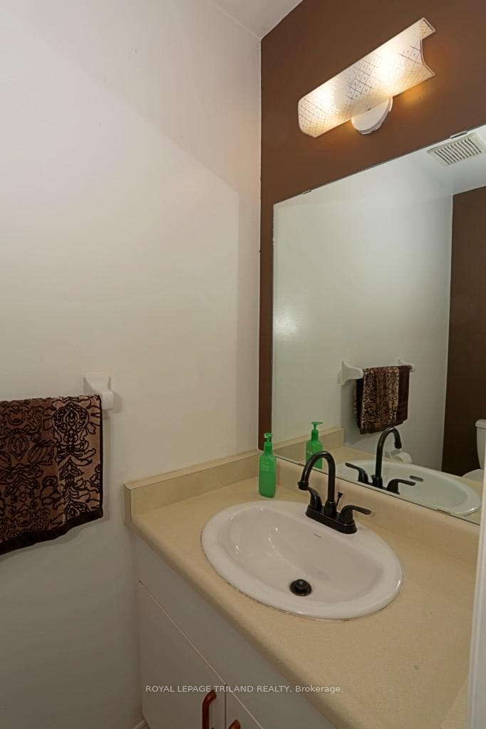 131 Bonaventure Drive Unit 2 photo 18