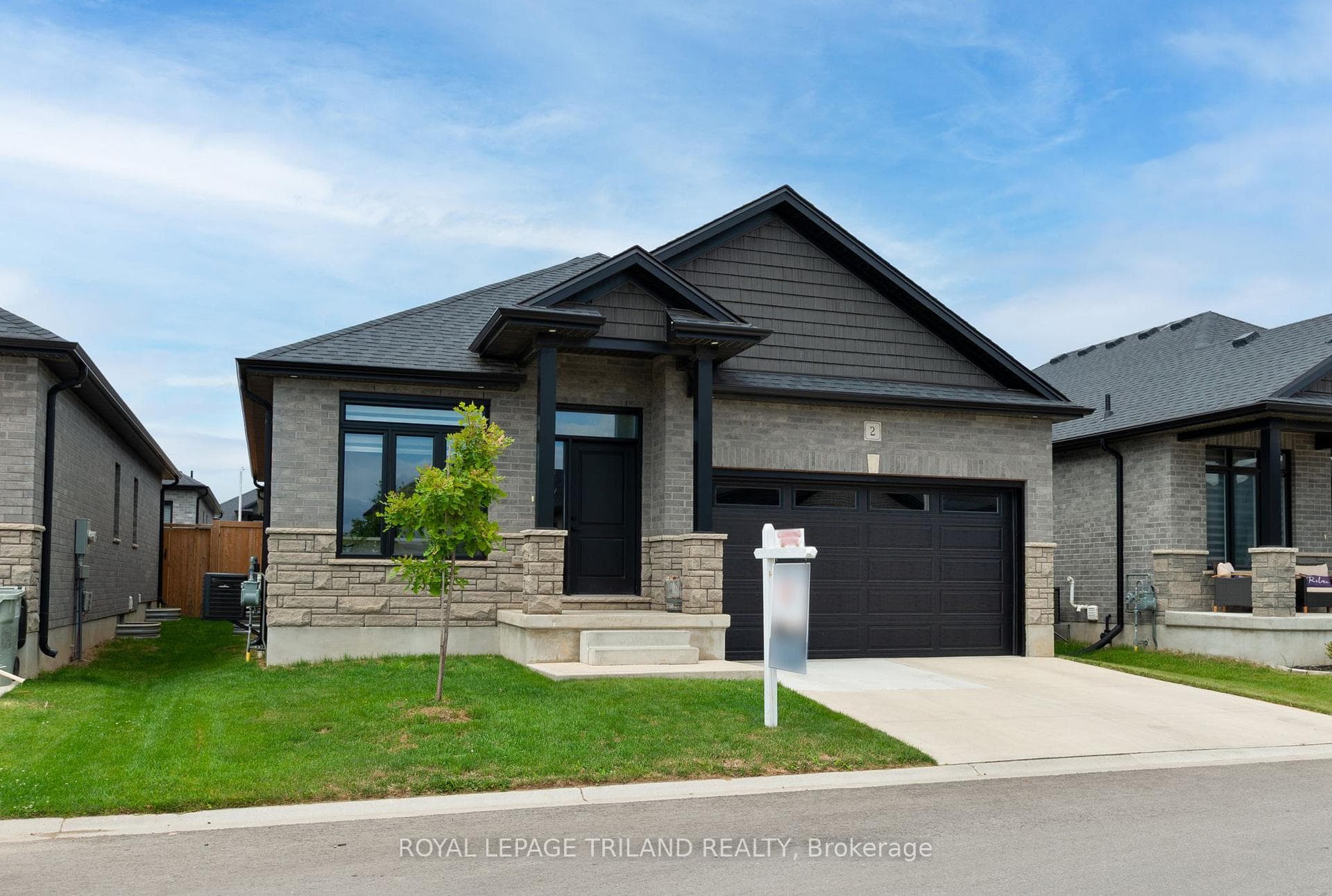 383 Daventry Way Unit 2 photo 2