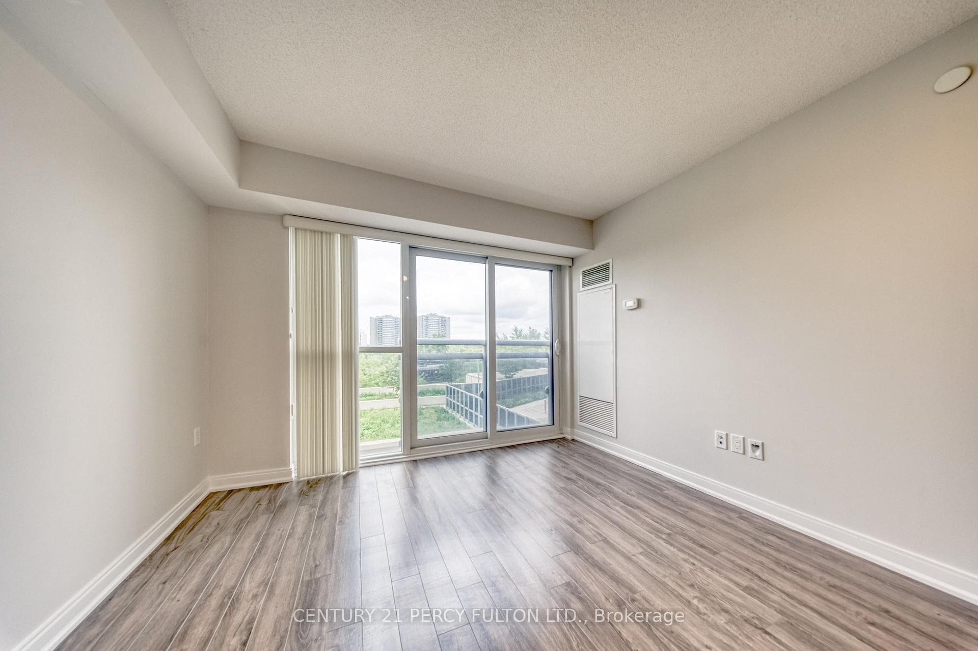 275 Village Green Square Unit 420 photo 17