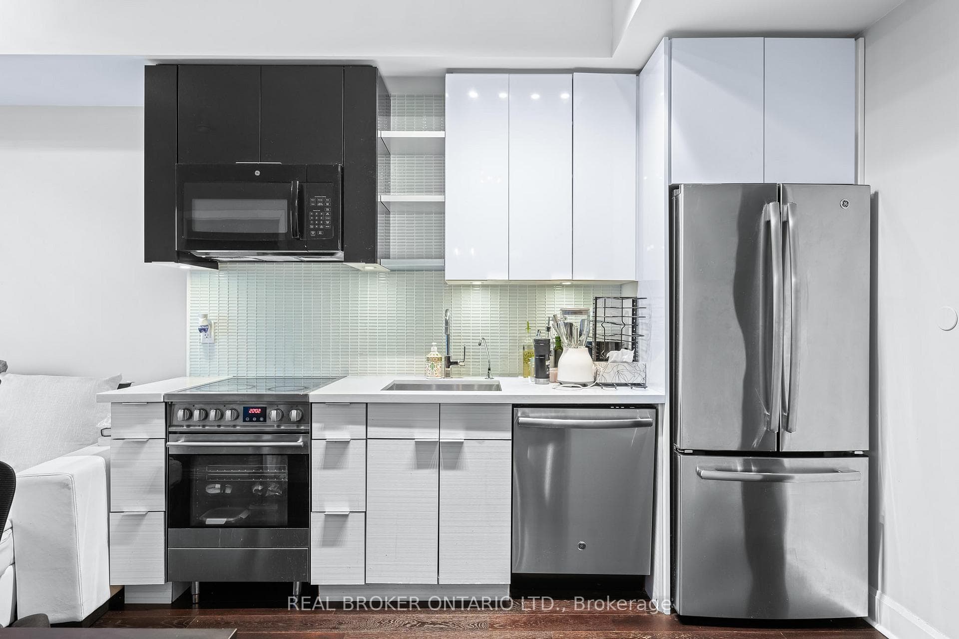 33 Shore Breeze Drive Unit 1405 photo 9