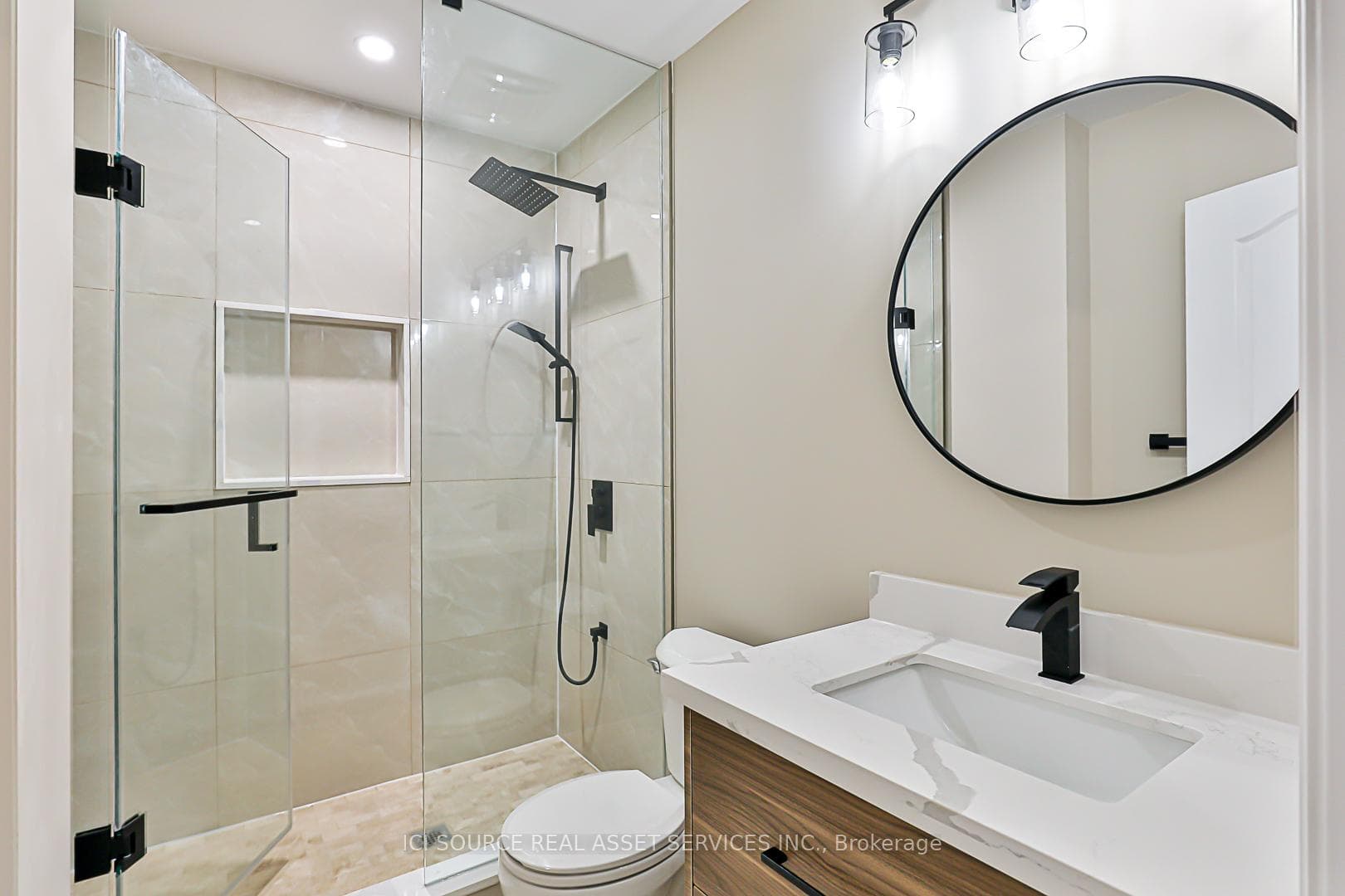 747 Langford Boulevard Unit B photo 9