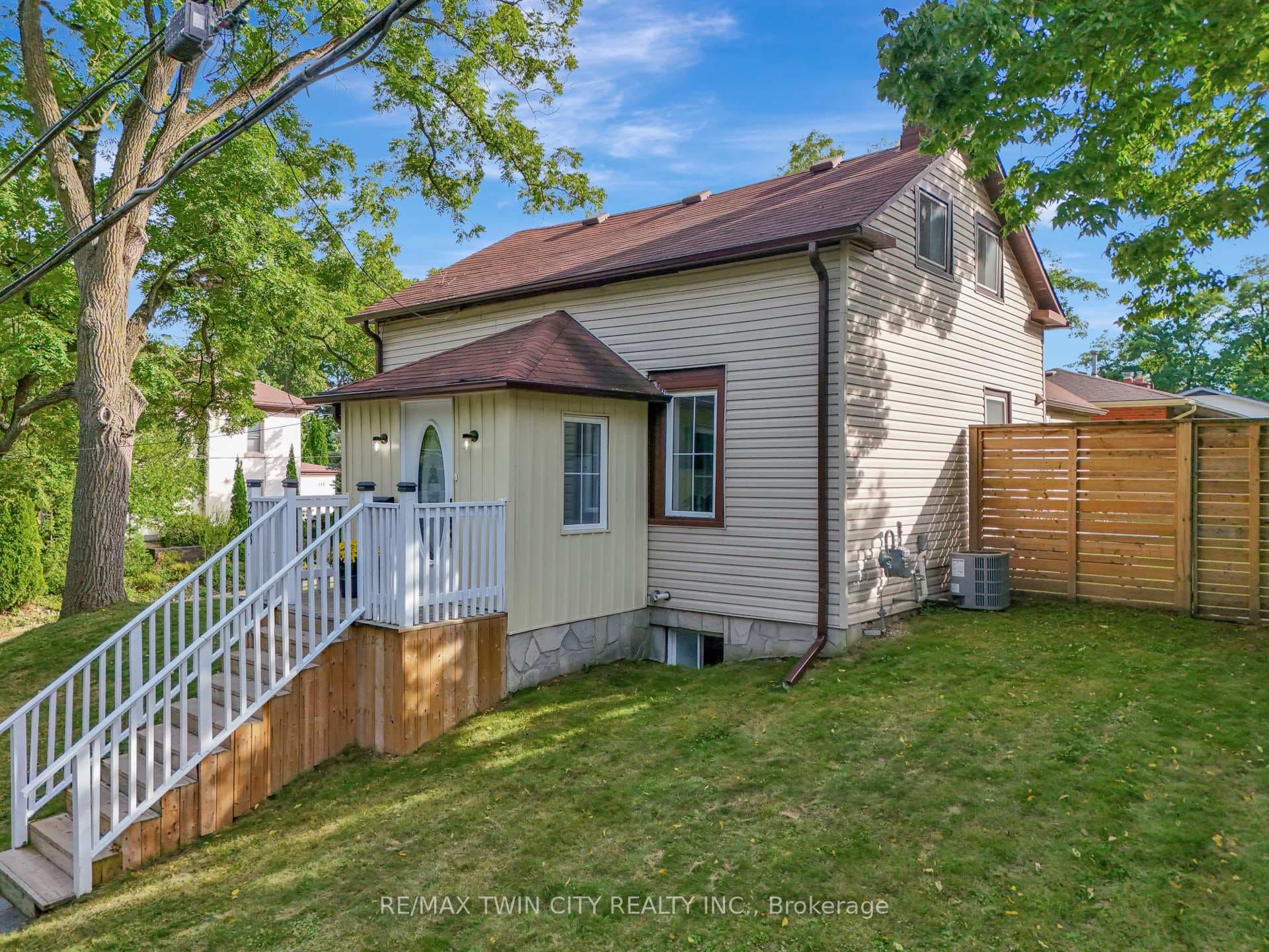 208 Jacob Street photo 1