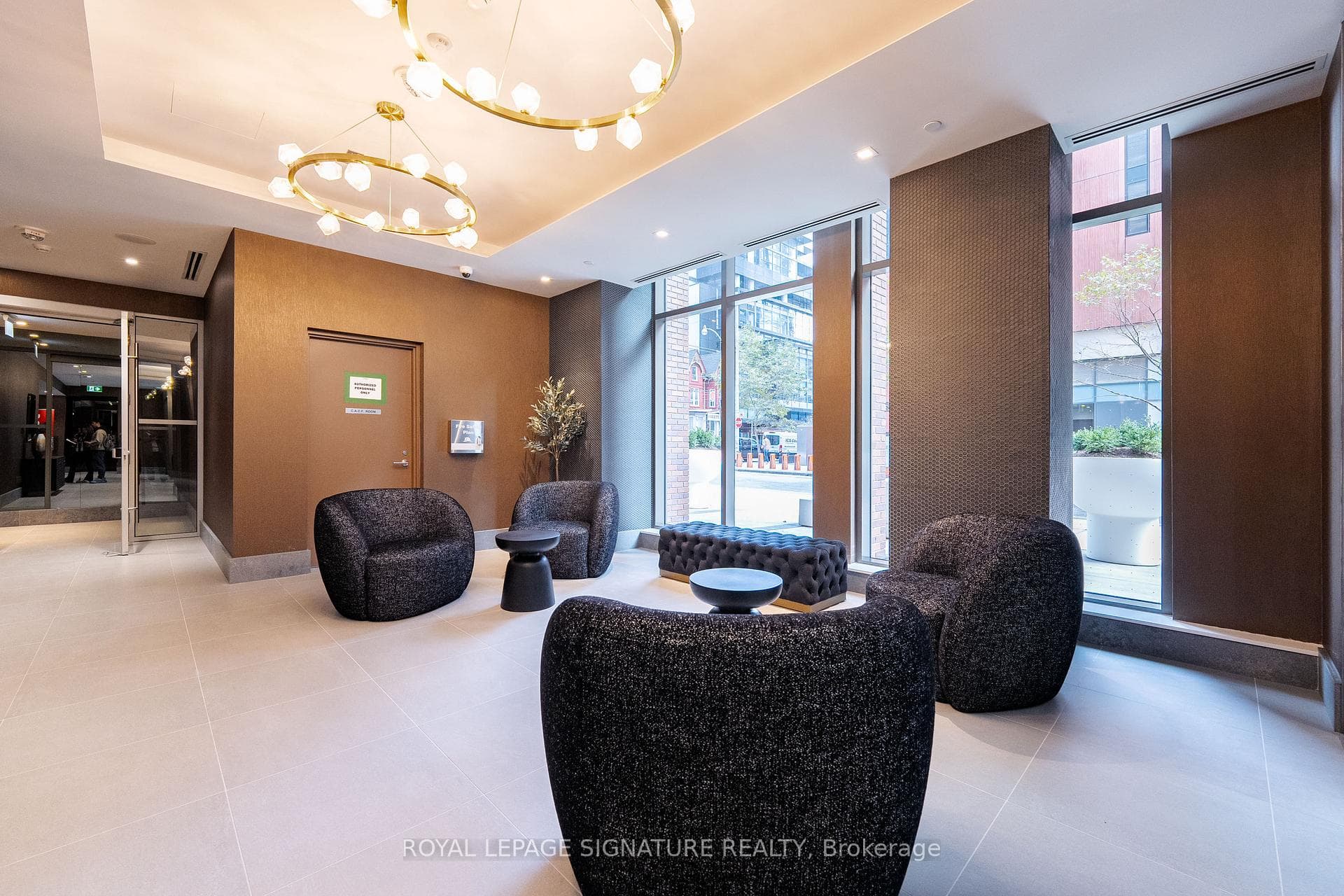 Sophisticated Lobby W/ Concierge