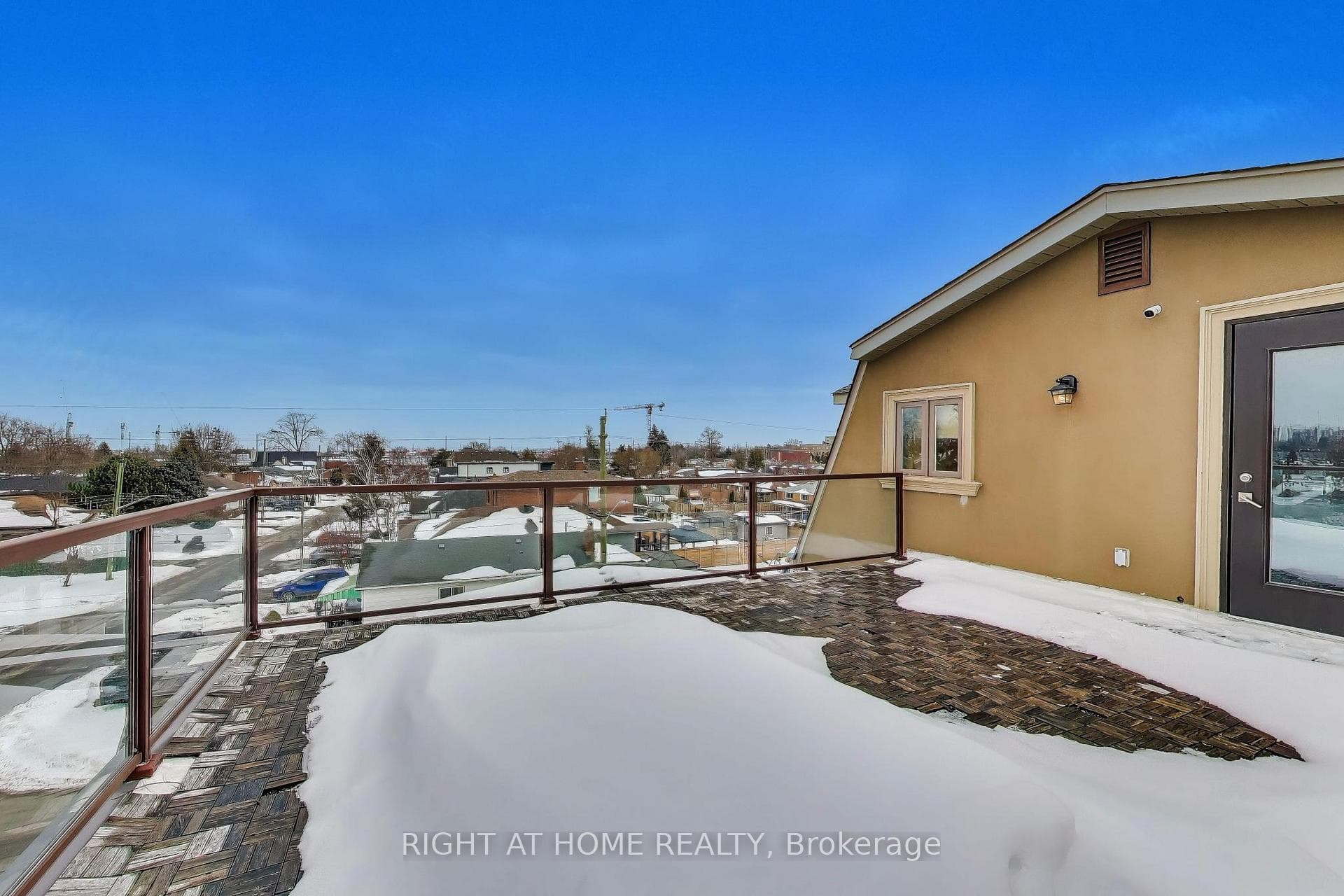 1090 Westmount Avenue photo 37