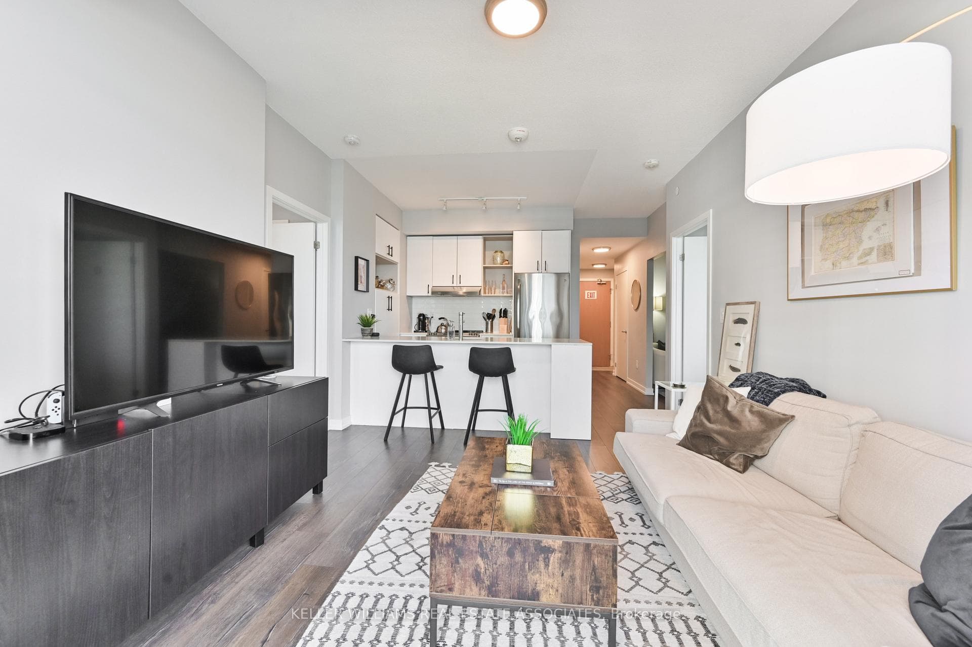 2520 Eglinton Avenue Unit 822 photo 12